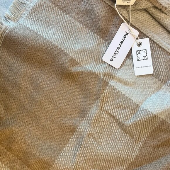 Pretty Persuasions Accessories - Pretty Persuasions NWT Reversible Plaid Pashmina Wrap with Fringe